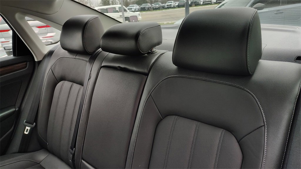 Used 2020 Volkswagen Passat 2.0T SEL image 28