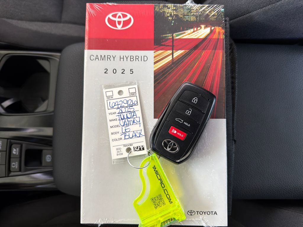 Used 2025 Toyota Camry LE w/ Convenience Package image 35