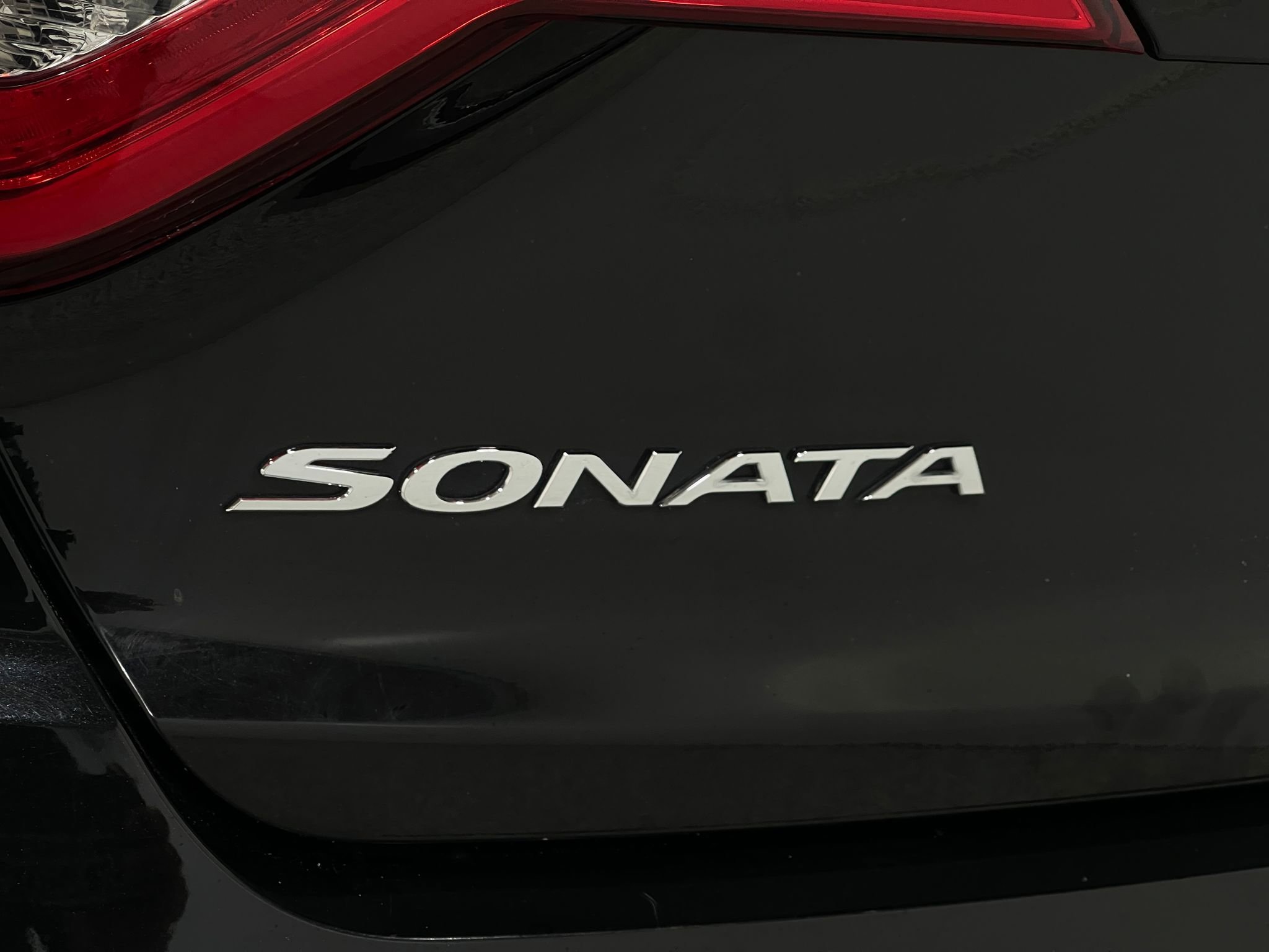 Used 2017 Hyundai Sonata Limited w/ Tech Package 03 FWD image 39