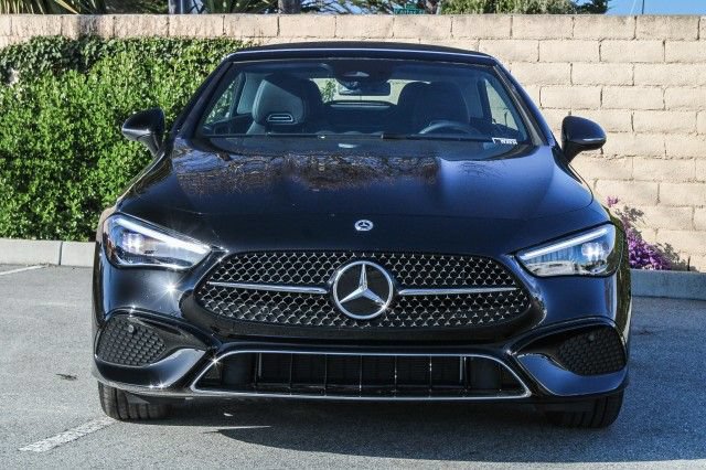 Used 2025 Mercedes-Benz CLE 300 4MATIC Cabriolet image 2