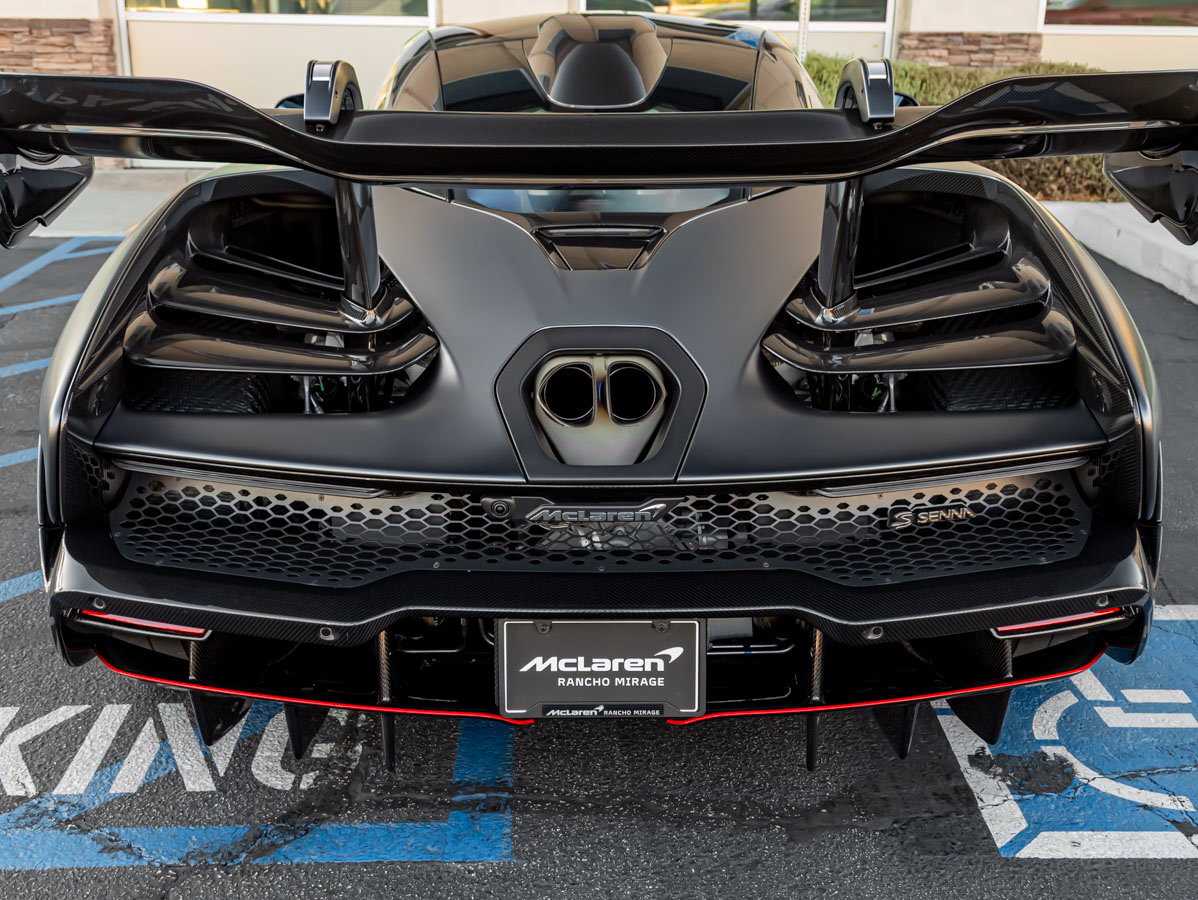 Used 2019 McLaren Senna RWD image 30