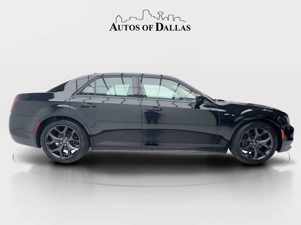 Used 2021 Chrysler 300 Touring w/ Sport Appearance Package image 6