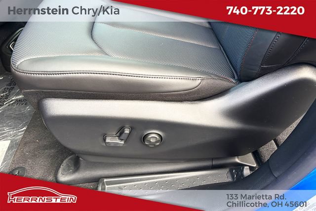 New 2027 Chrysler Pacifica Select FWD image 13