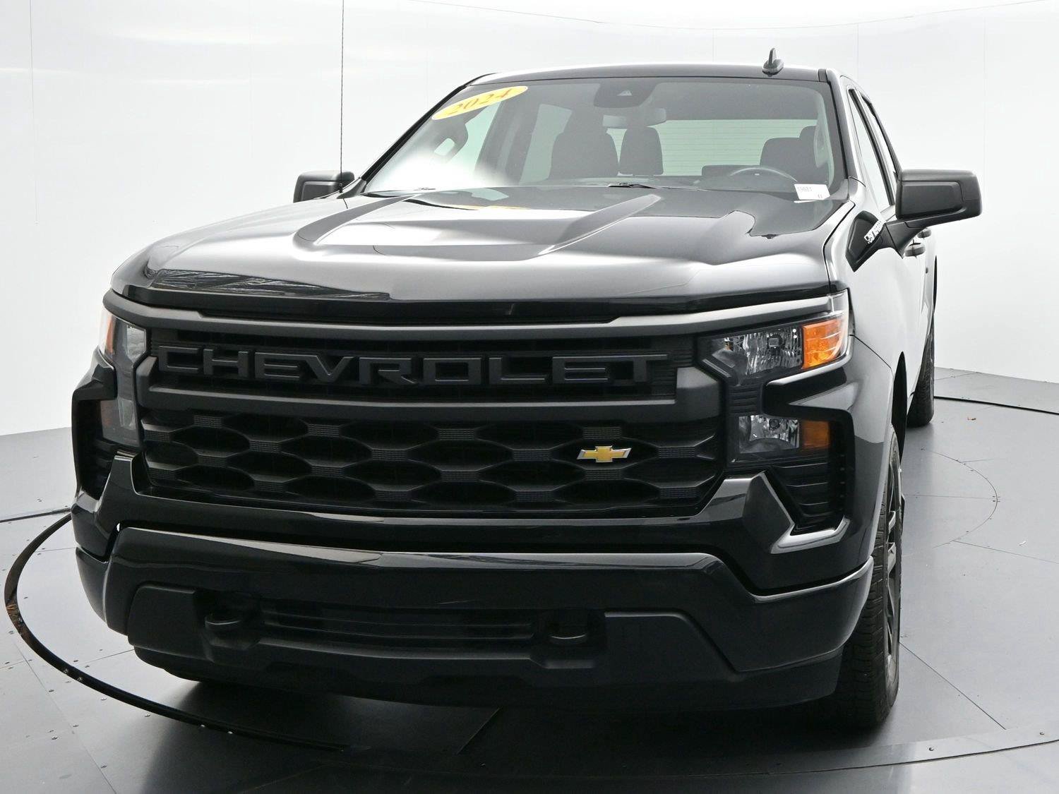 Used 2024 Chevrolet Silverado 1500 Custom AWD/4WD image 3