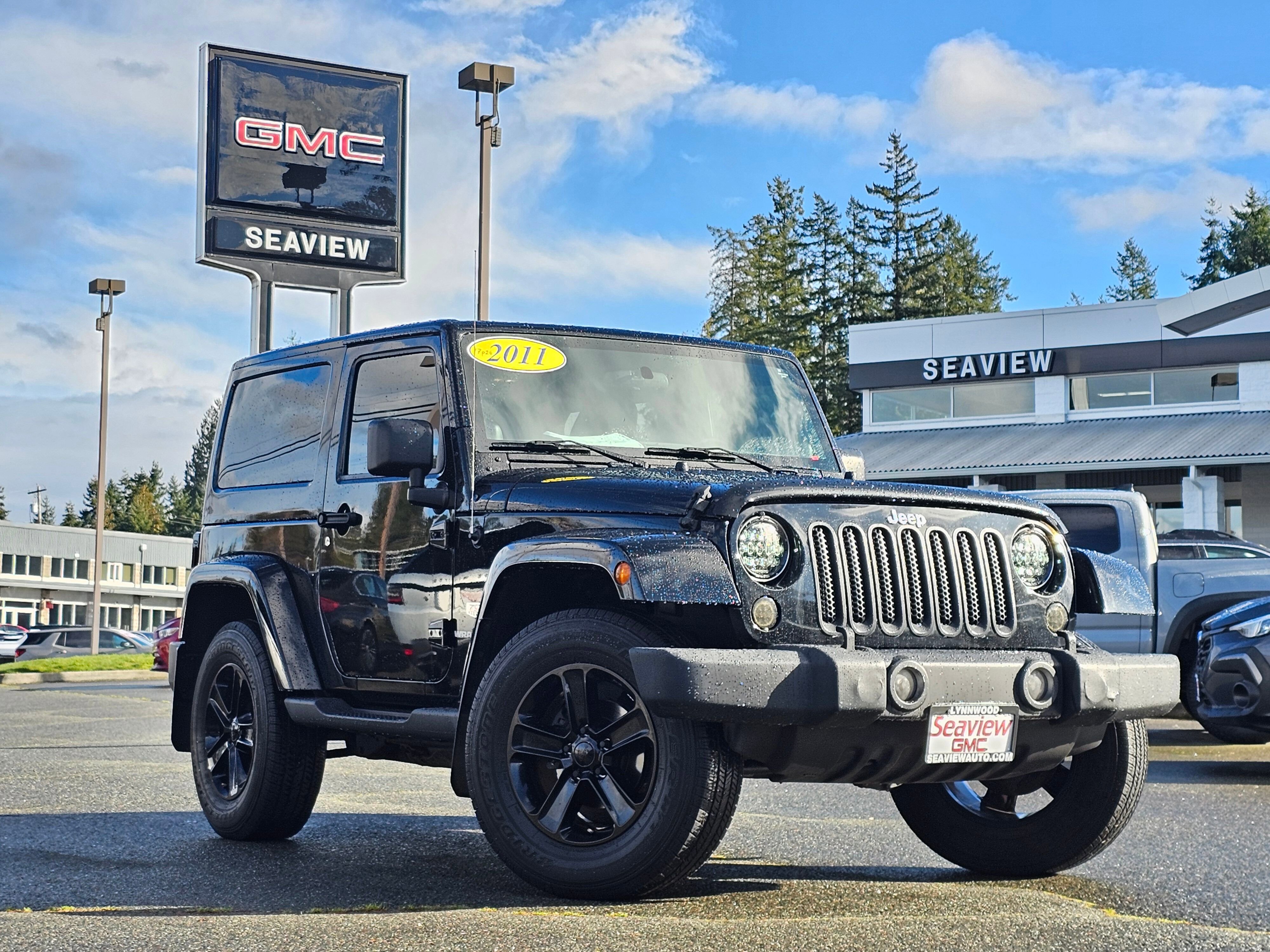 Used 2011 Jeep Wrangler Sahara w/ Dual Top Group AWD/4WD image 1