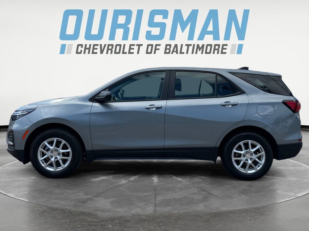 Used 2023 Chevrolet Equinox LS image 3