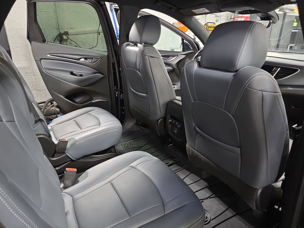 Used 2024 Buick Enclave Essence w/ Technology Package image 11