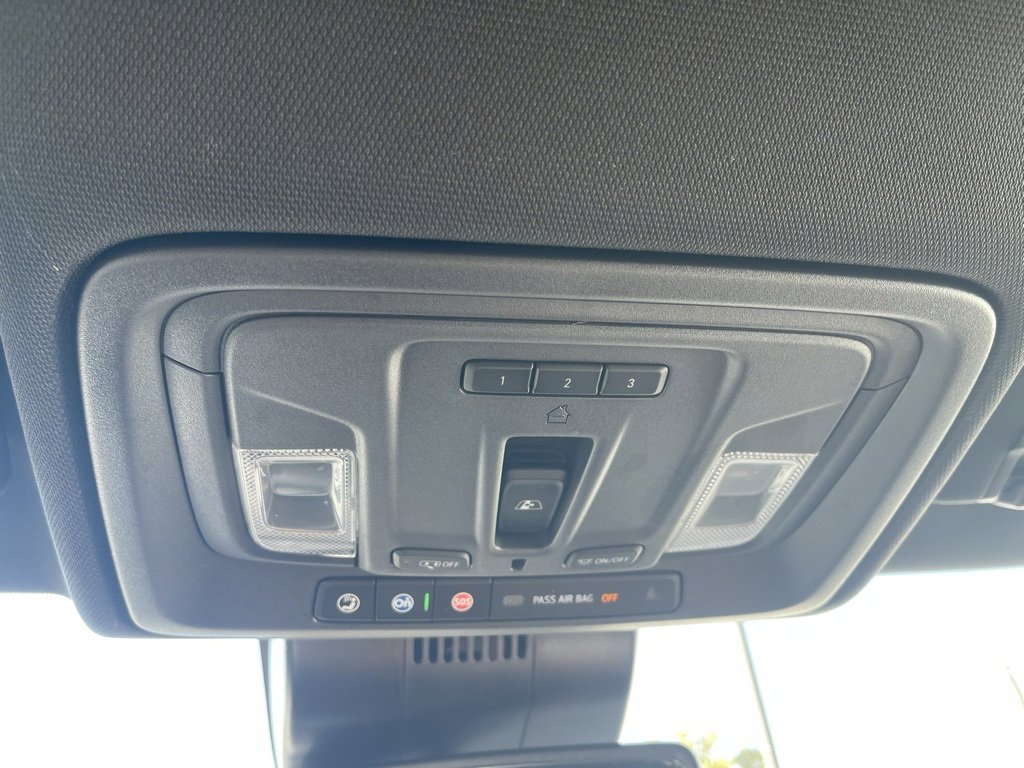 Used 2023 Chevrolet Silverado 1500 High Country image 30