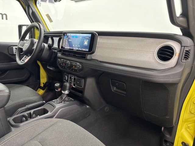 Used 2024 Jeep Wrangler Unlimited Sahara AWD/4WD image 26