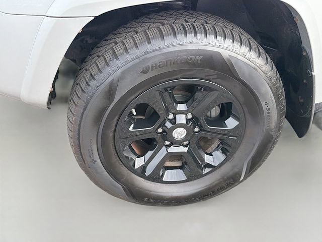 Used 2014 Toyota 4Runner SR5 image 30