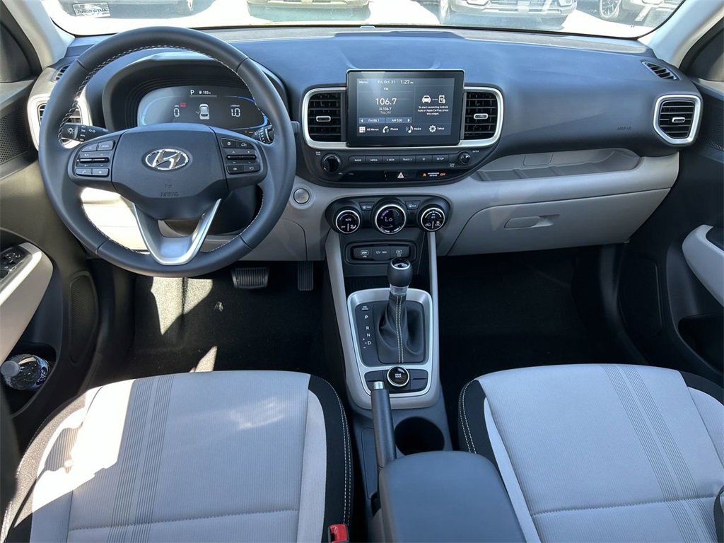 New 2025 Hyundai Venue SEL image 3