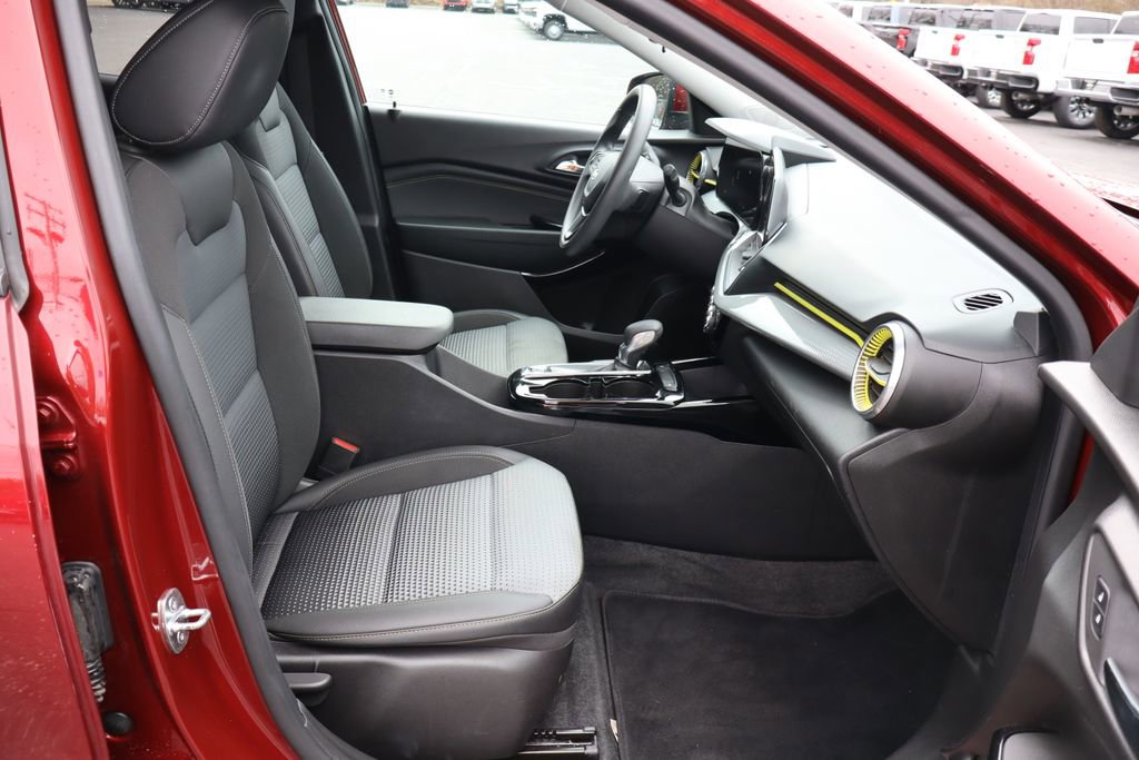 Used 2024 Chevrolet Trax LT image 18