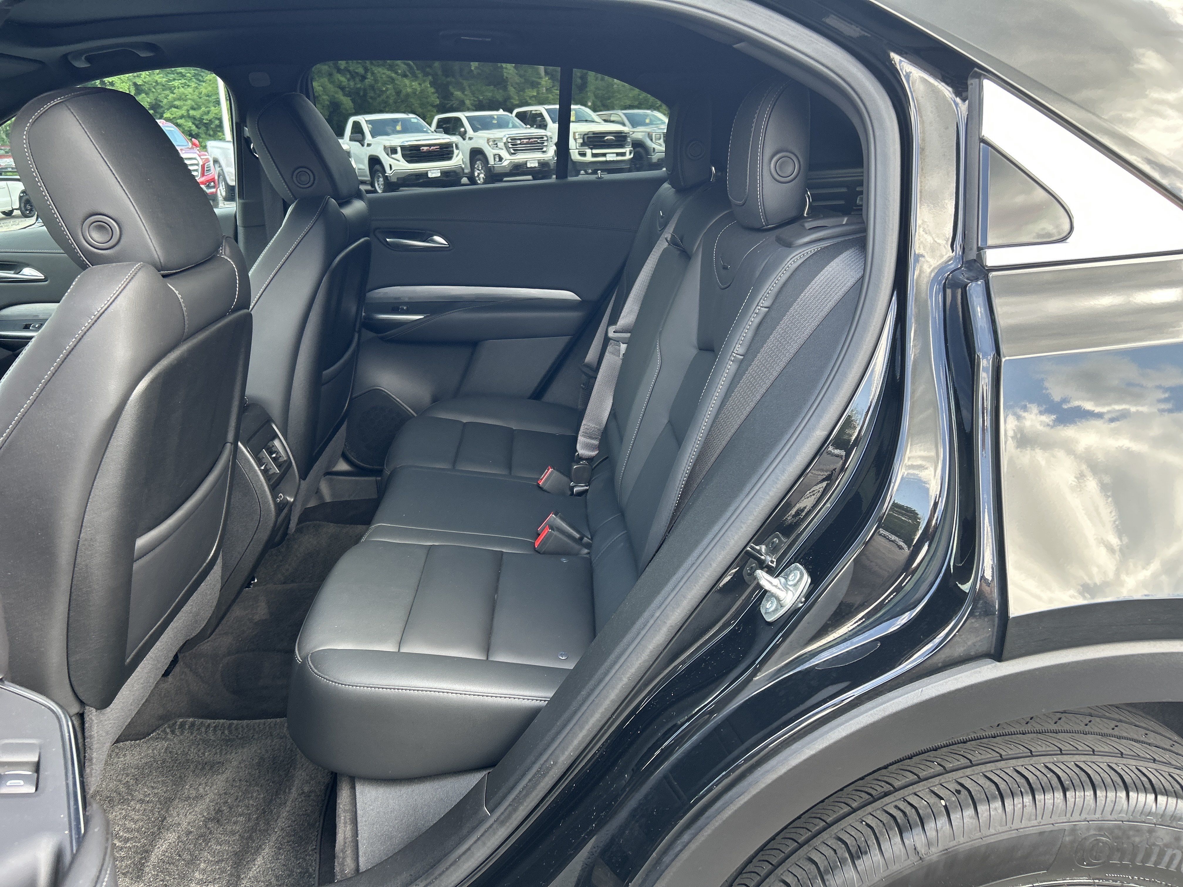 Certified 2025 Cadillac XT4 Premium Luxury w/ Cold Weather Package AWD/4WD image 31