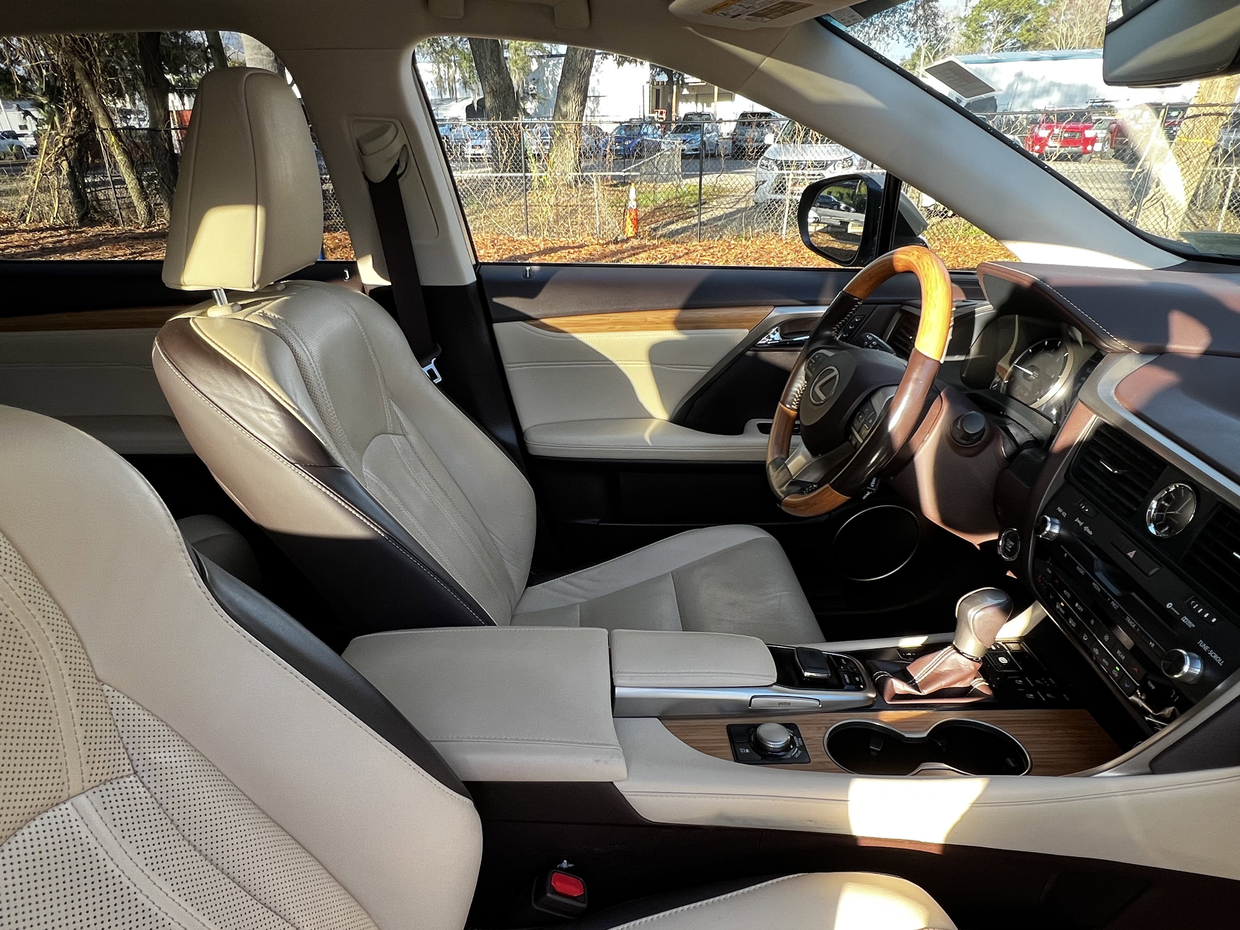 Used 2018 Lexus RX 350L image 47