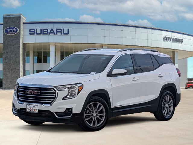 Used 2024 GMC Terrain SLT FWD image 1