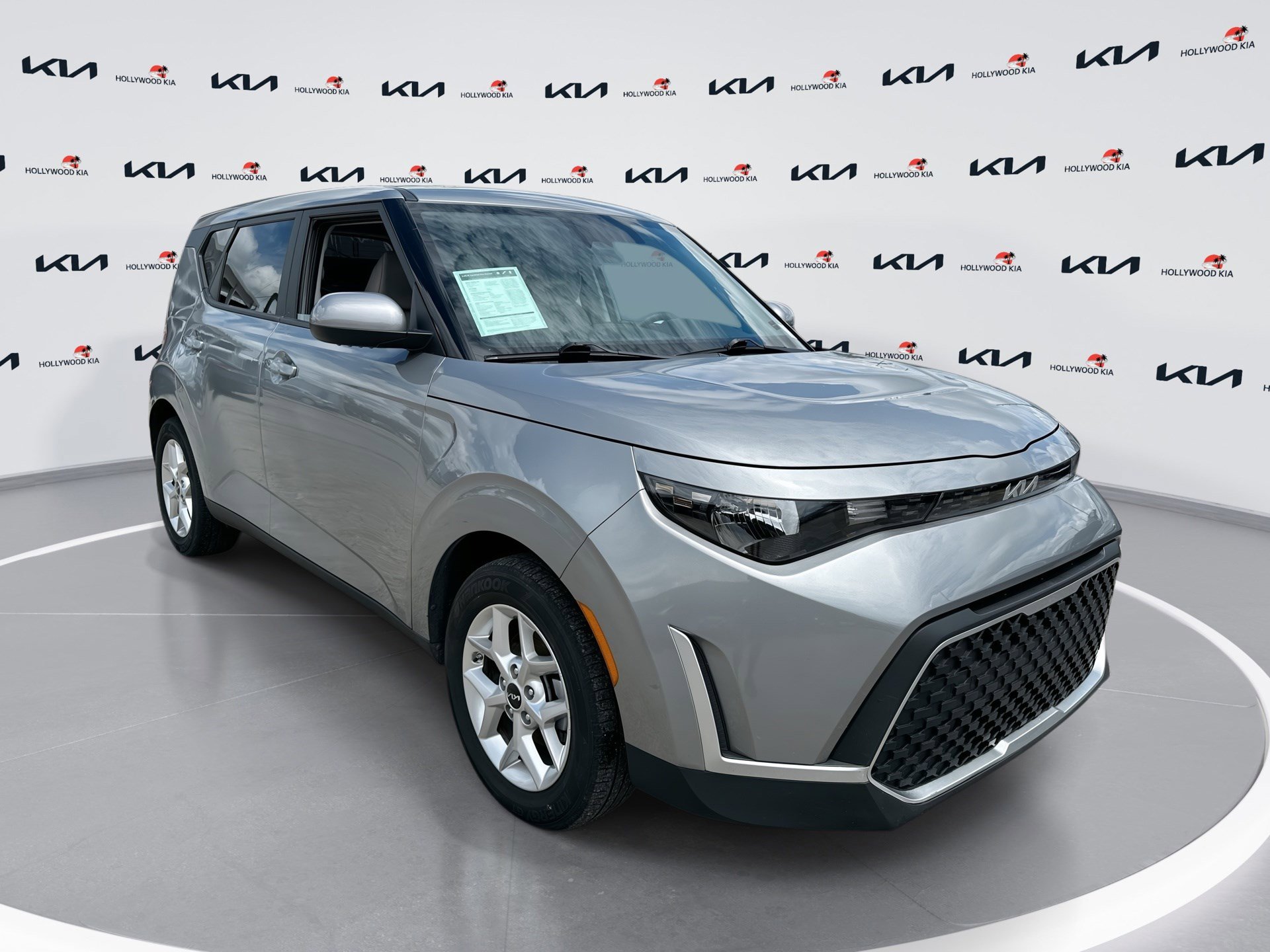 Certified 2023 Kia Soul LX w/ LX Technology Package image 1