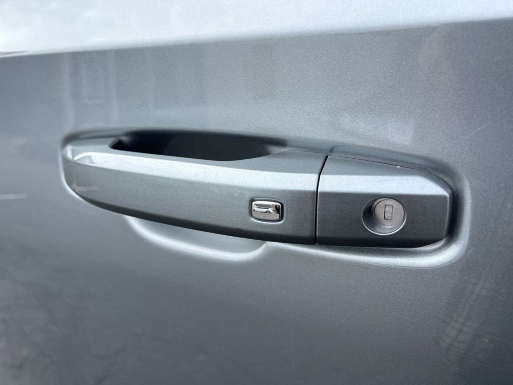 Used 2025 Chevrolet Suburban RST w/ Comfort Package image 14