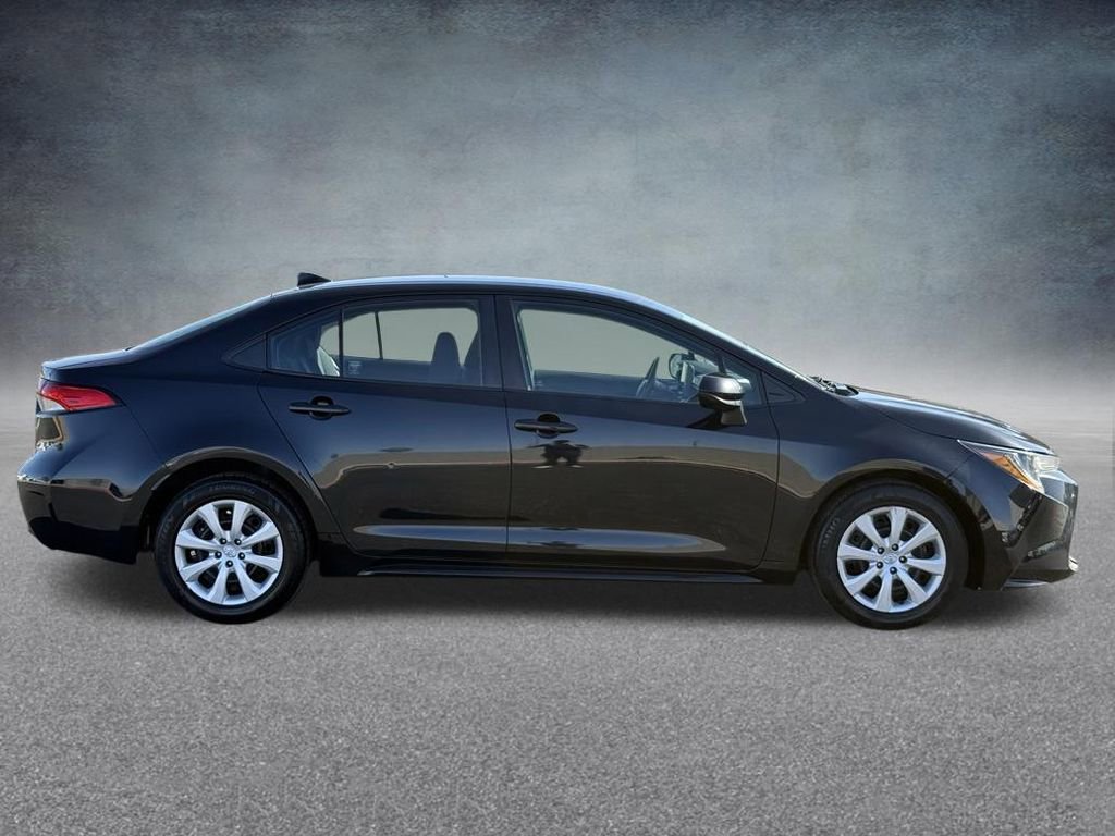 Used 2023 Toyota Corolla LE video 2