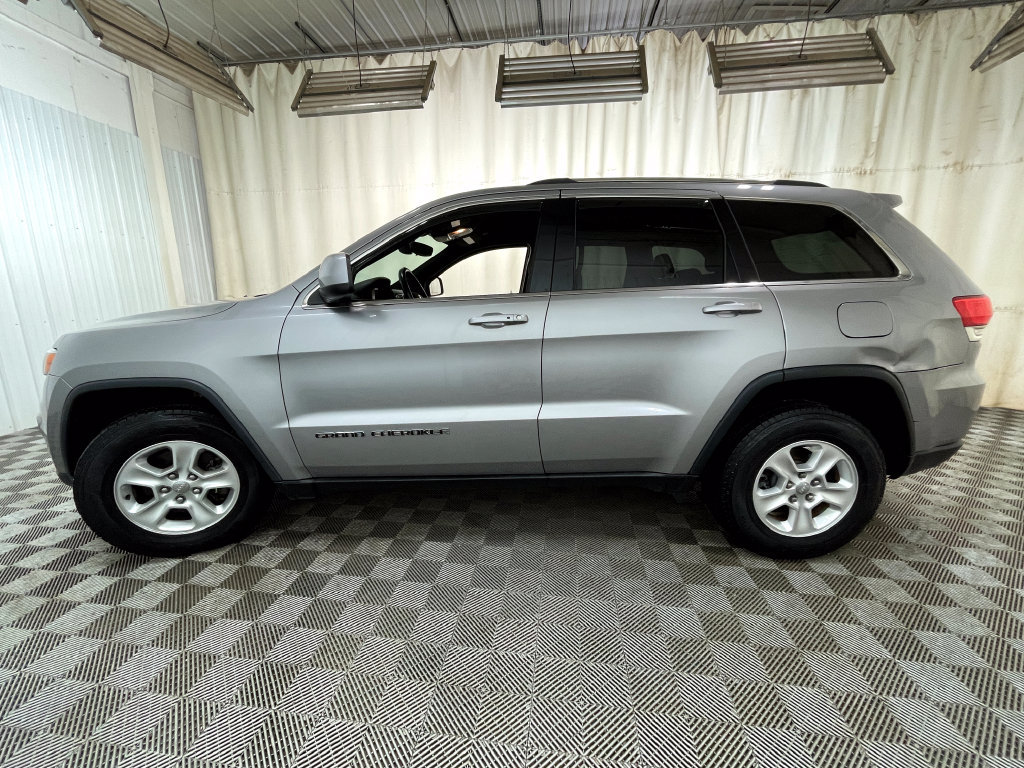 Used 2017 Jeep Grand Cherokee Laredo w/ Quick Order Package 23E AWD/4WD image 13