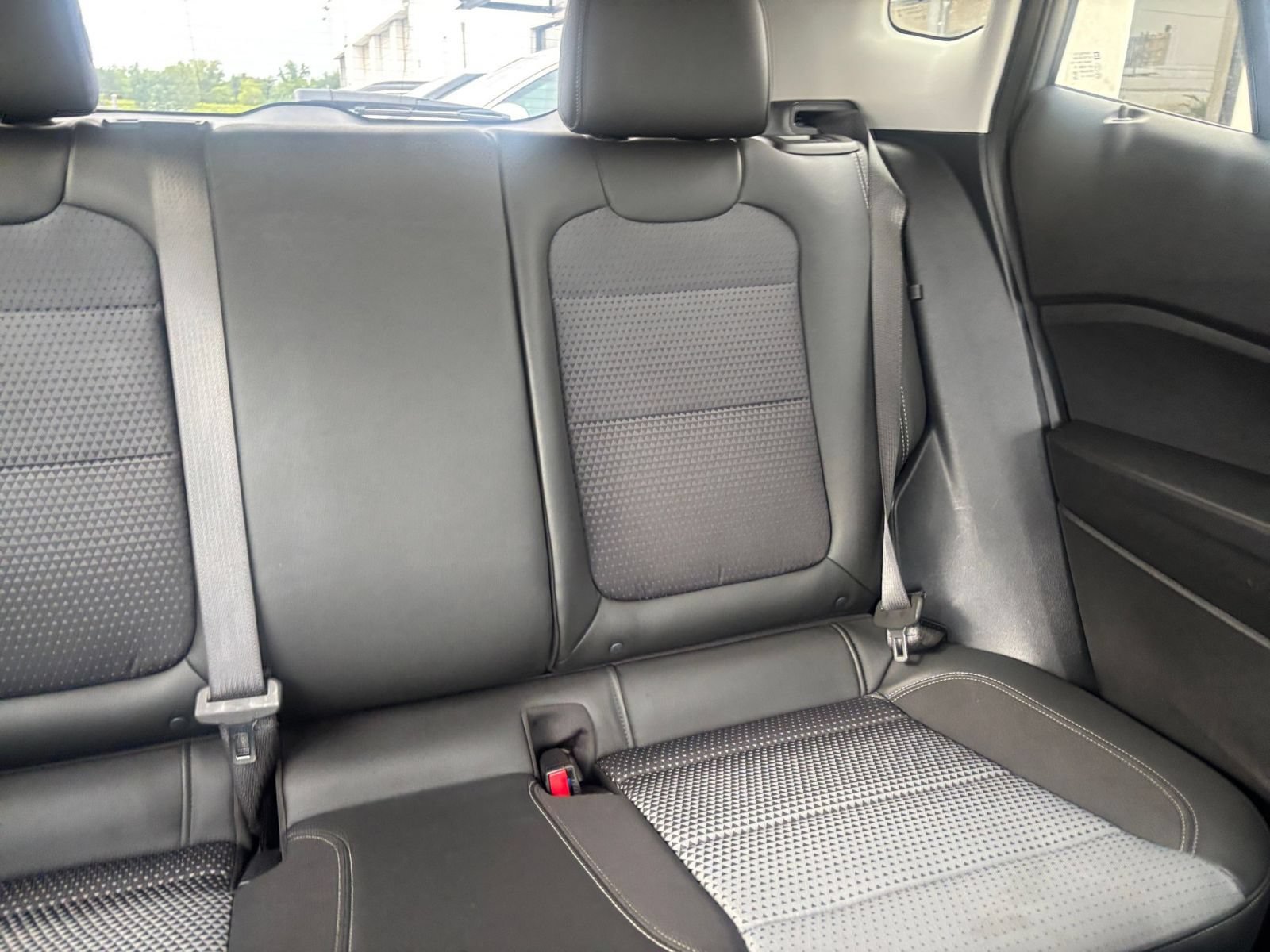Used 2025 Chevrolet Trax LT w/ LT Convenience Package FWD image 31