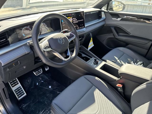 New 2026 Volkswagen Tiguan SE R-Line FWD image 12
