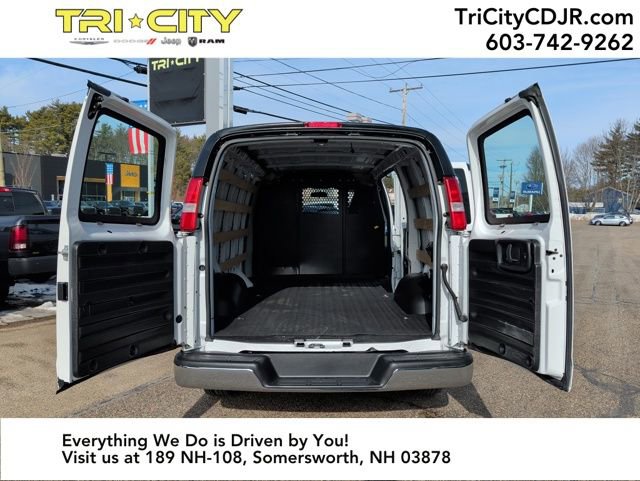 Used 2024 GMC Savana 2500 w/ Driver Convenience Package image 26
