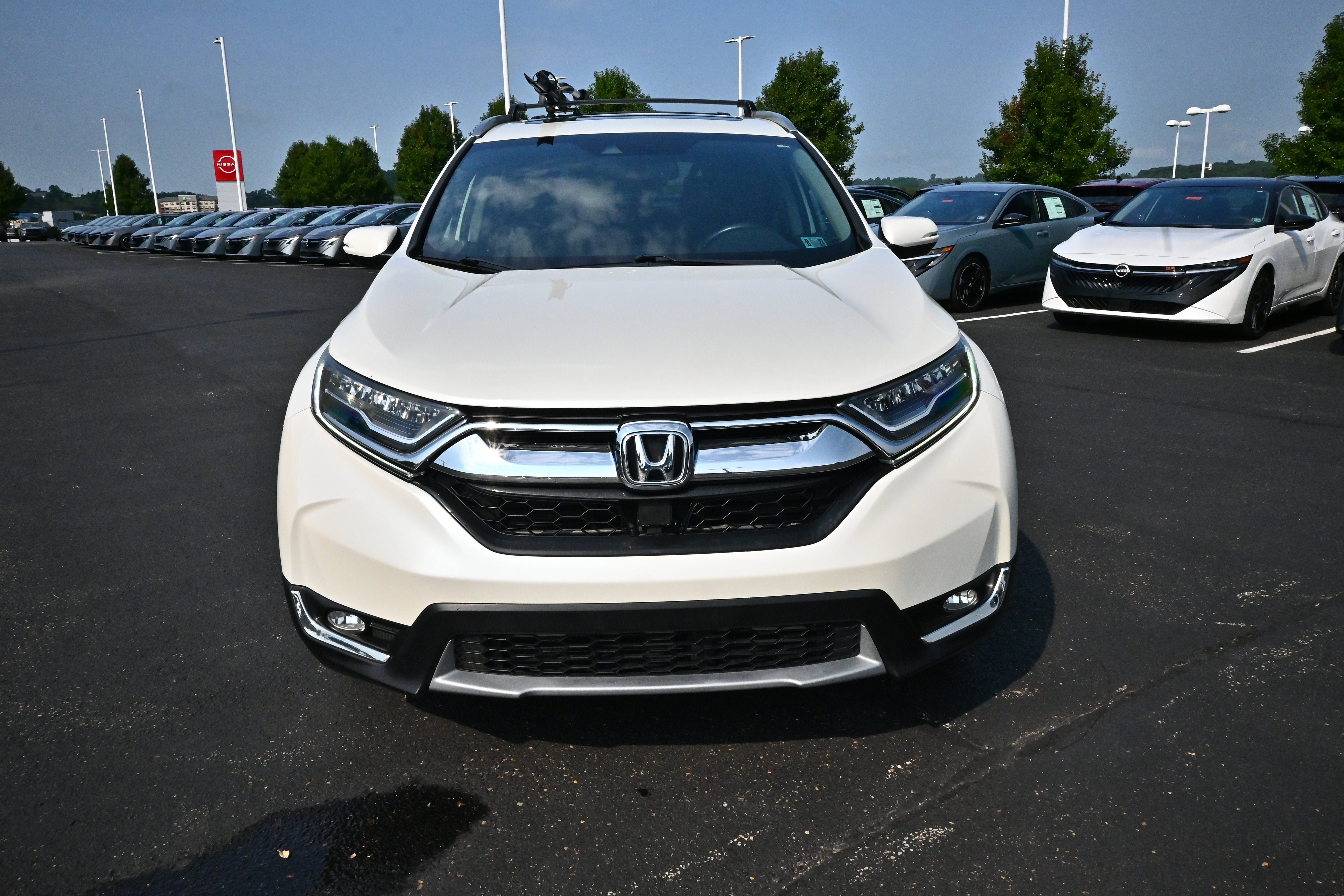 Used 2018 Honda CR-V Touring image 3