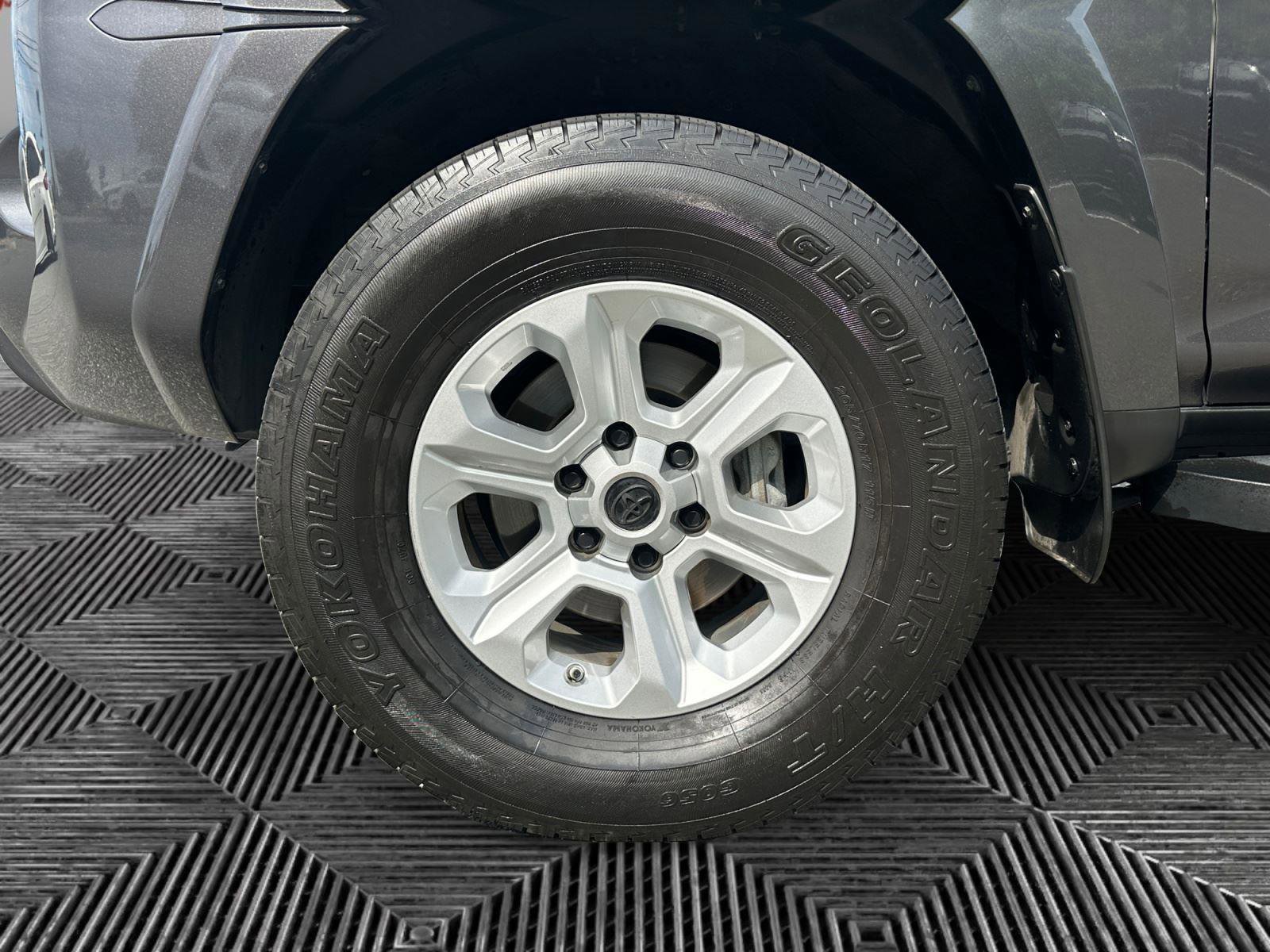 Used 2021 Toyota 4Runner SR5 AWD/4WD image 9
