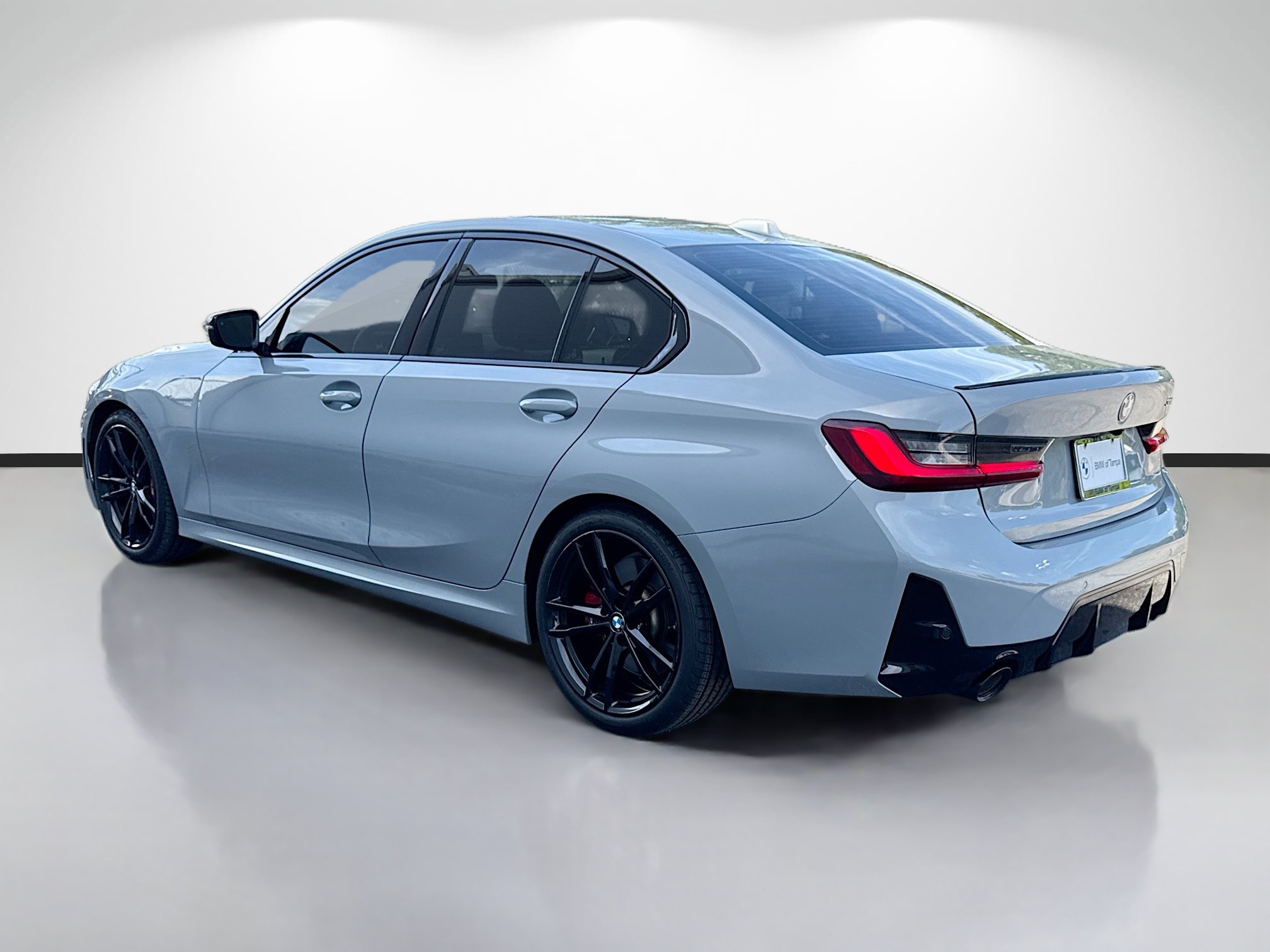 Used 2023 BMW 330i Sedan w/ M Sport Package RWD image 5