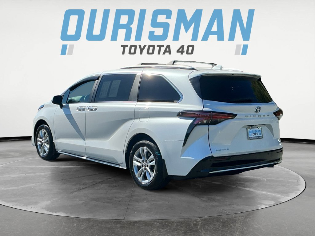 Used 2025 Toyota Sienna Limited AWD/4WD image 5