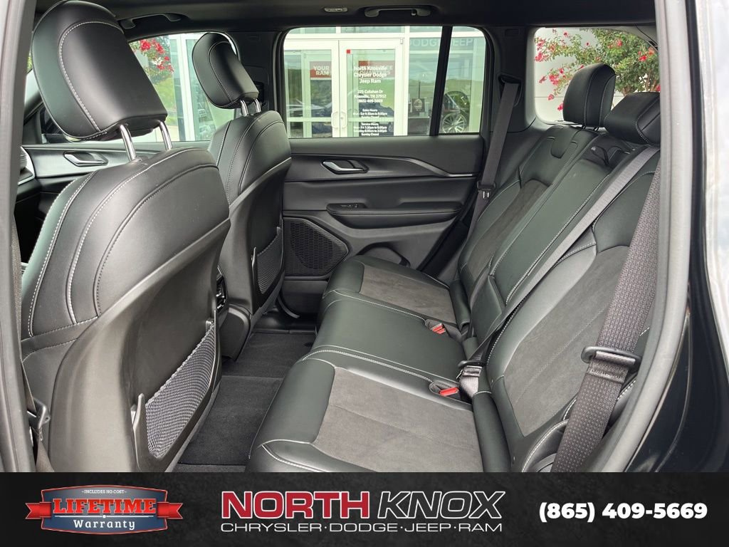 Used 2024 Jeep Grand Cherokee Altitude image 15