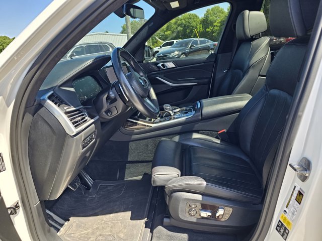 Used 2020 BMW X7 M50i w/ Dynamic Handling Package AWD/4WD image 16