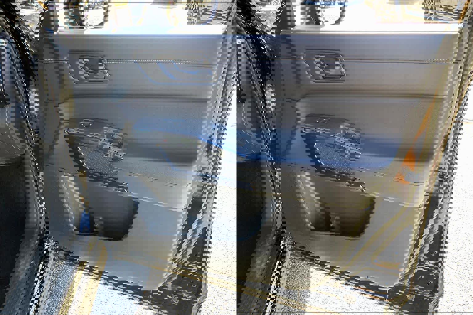 Used 2025 Nissan Pathfinder SV image 20