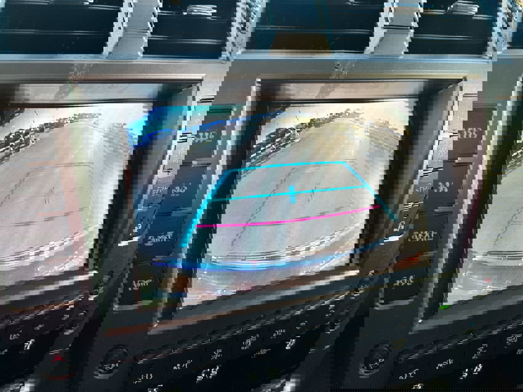 Used 2017 Lexus GX 460 image 17