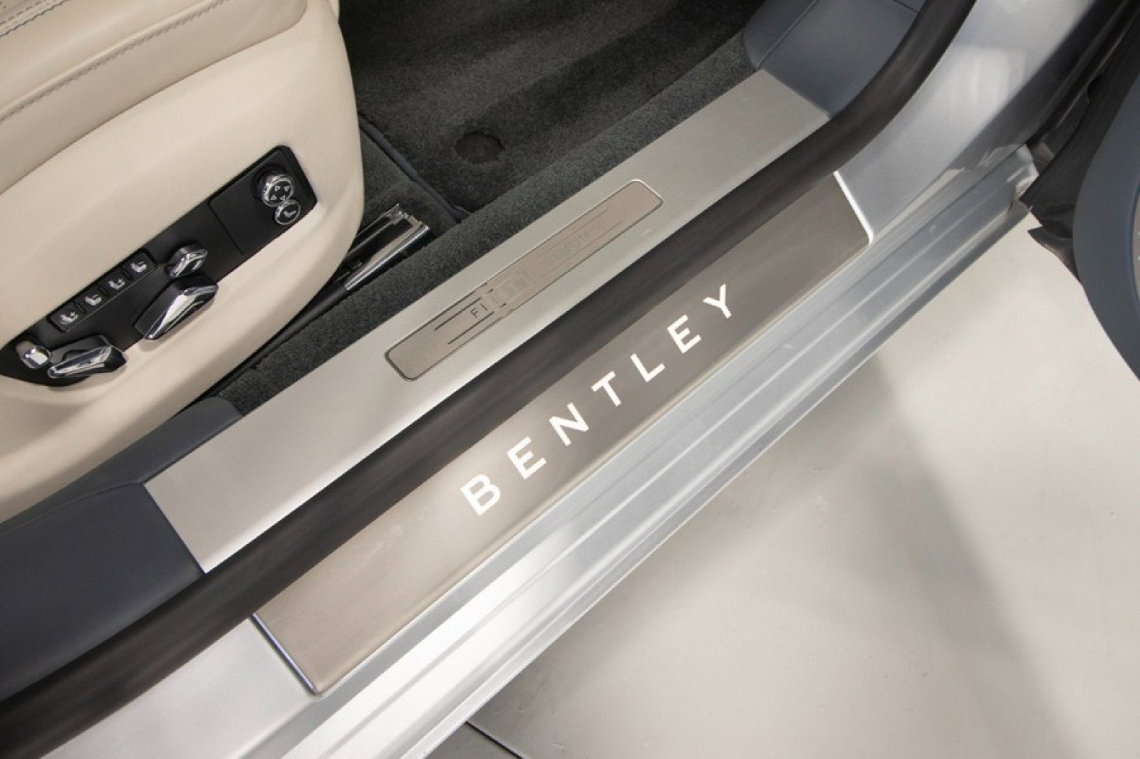 Used 2021 Bentley Flying Spur W12 image 49