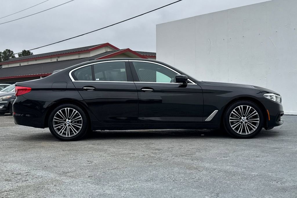 Used 2018 BMW 540i image 2