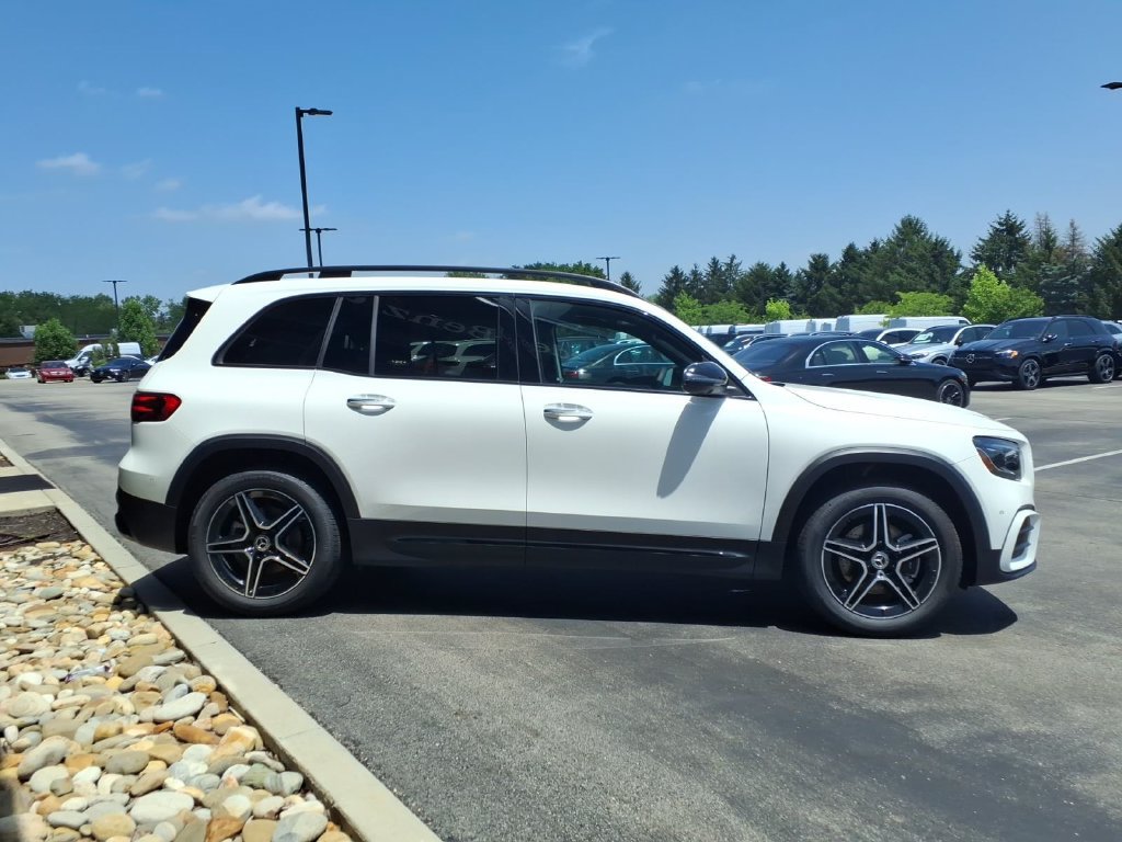 New 2026 Mercedes-Benz GLB 250 4MATIC image 7
