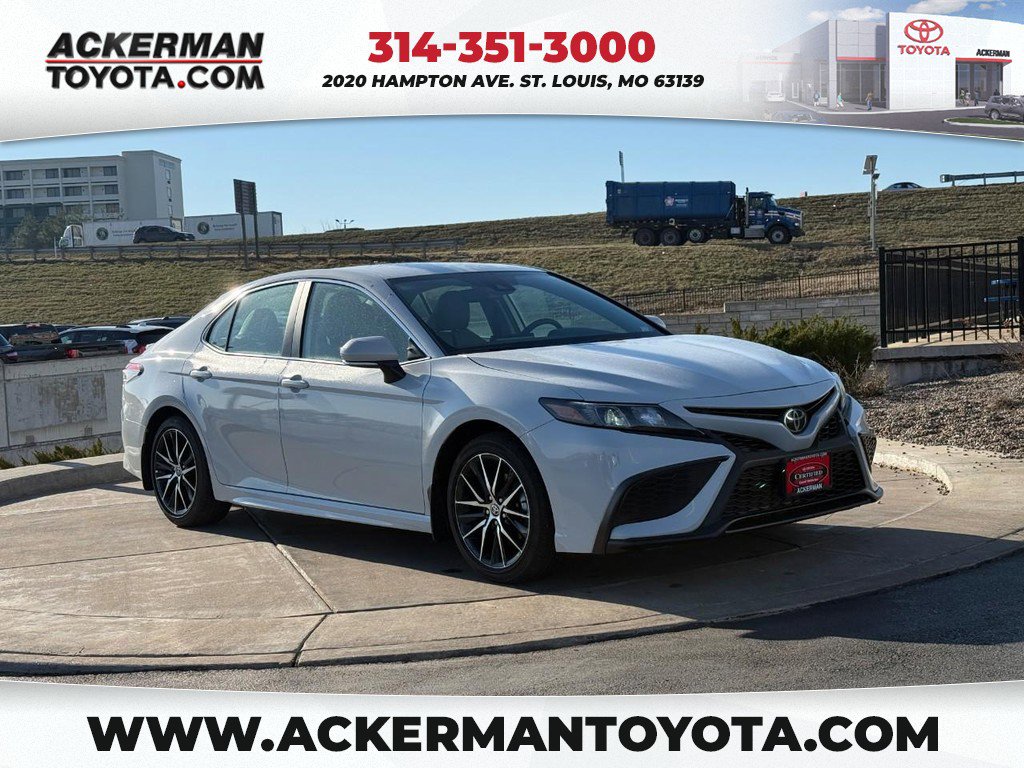 Used 2024 Toyota Camry SE w/ Cold Weather Package image 1