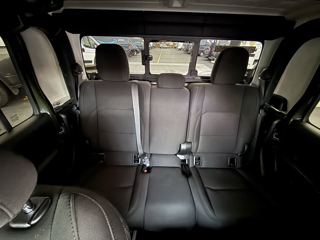 Used 2021 Jeep Gladiator Sport image 26