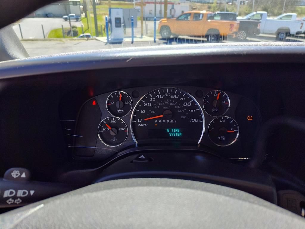 Used 2024 Chevrolet Express 2500 w/ Driver Convenience Package RWD image 19