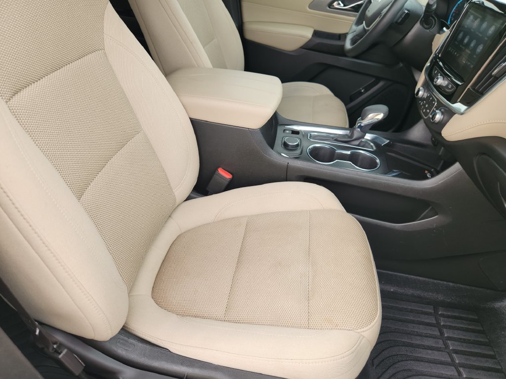 Used 2023 Chevrolet Traverse LT FWD image 14
