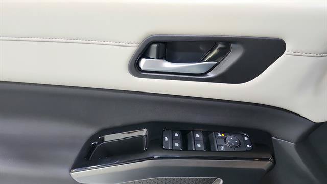 New 2026 Nissan Pathfinder SL FWD image 18