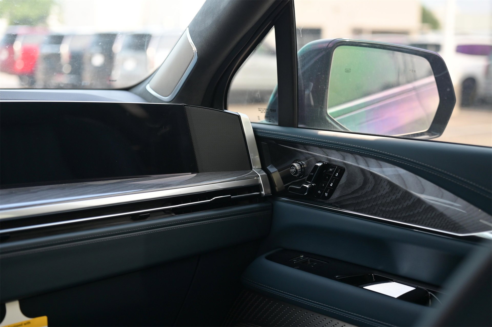 New 2025 Cadillac Escalade IQ Luxury 2 image 9