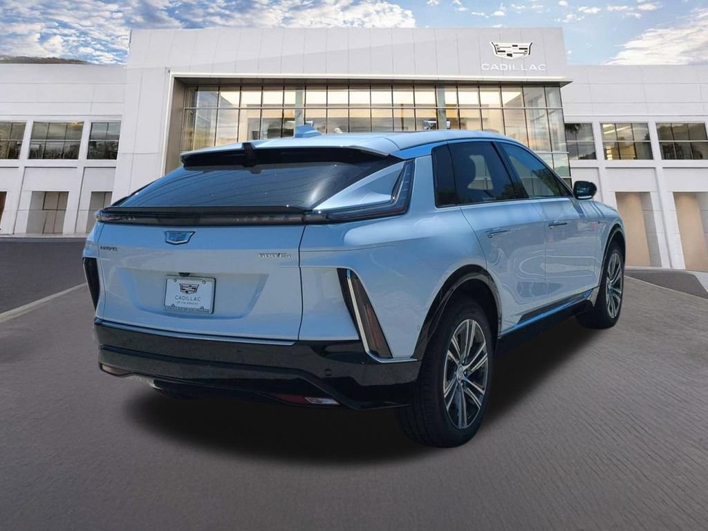 New 2026 Cadillac Lyriq Luxury AWD/4WD image 3