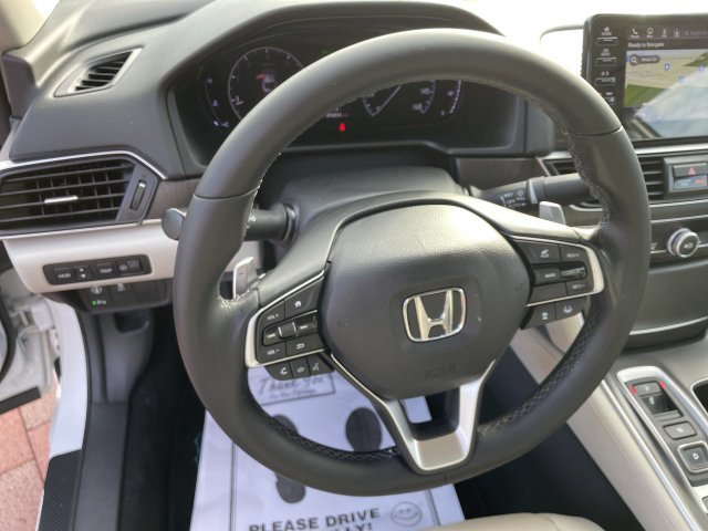 Used 2020 Honda Accord Touring image 11