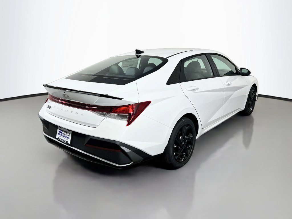 New 2026 Hyundai Elantra SEL Sport FWD image 7