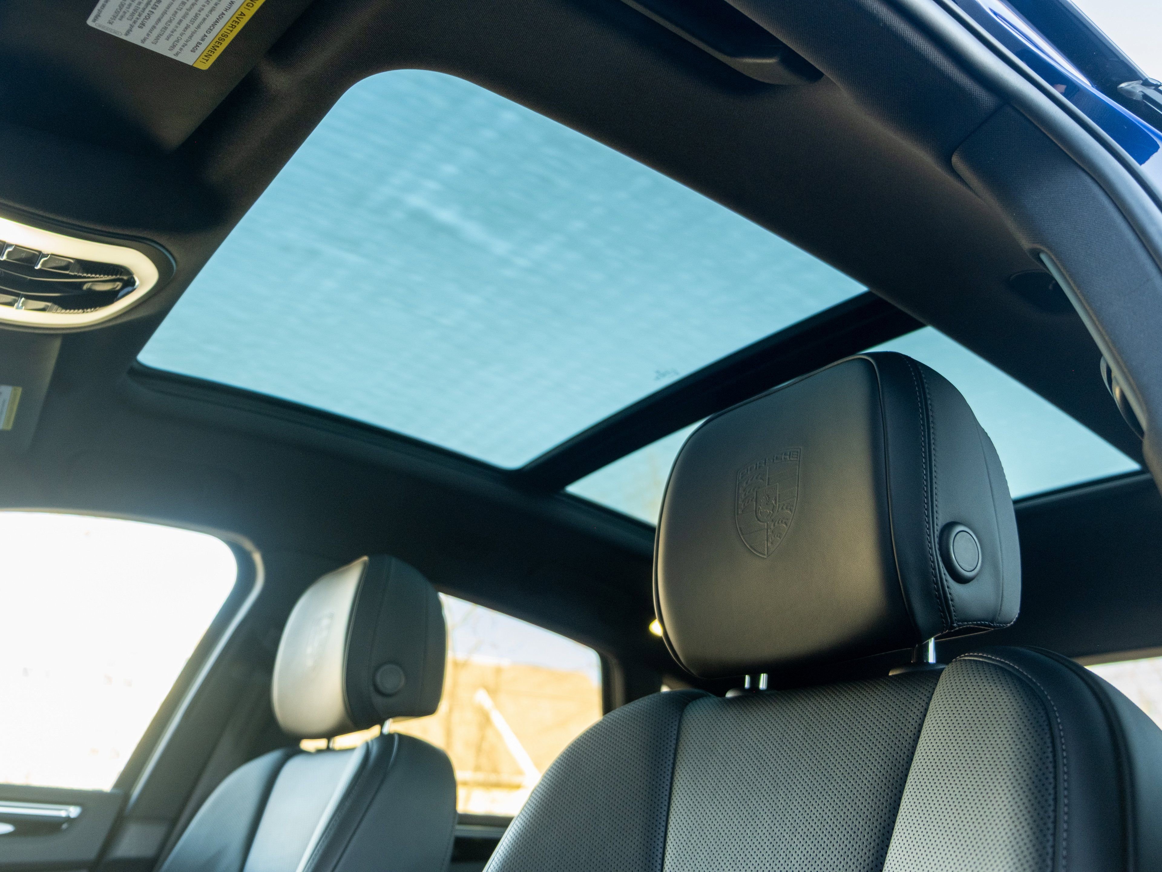 Certified 2023 Porsche Macan image 16