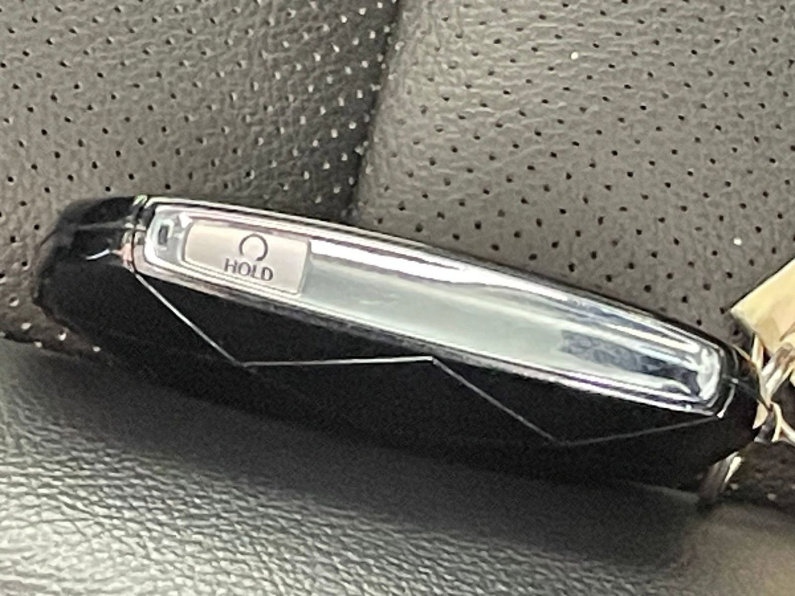 Used 2025 Genesis G70 2.5T image 17