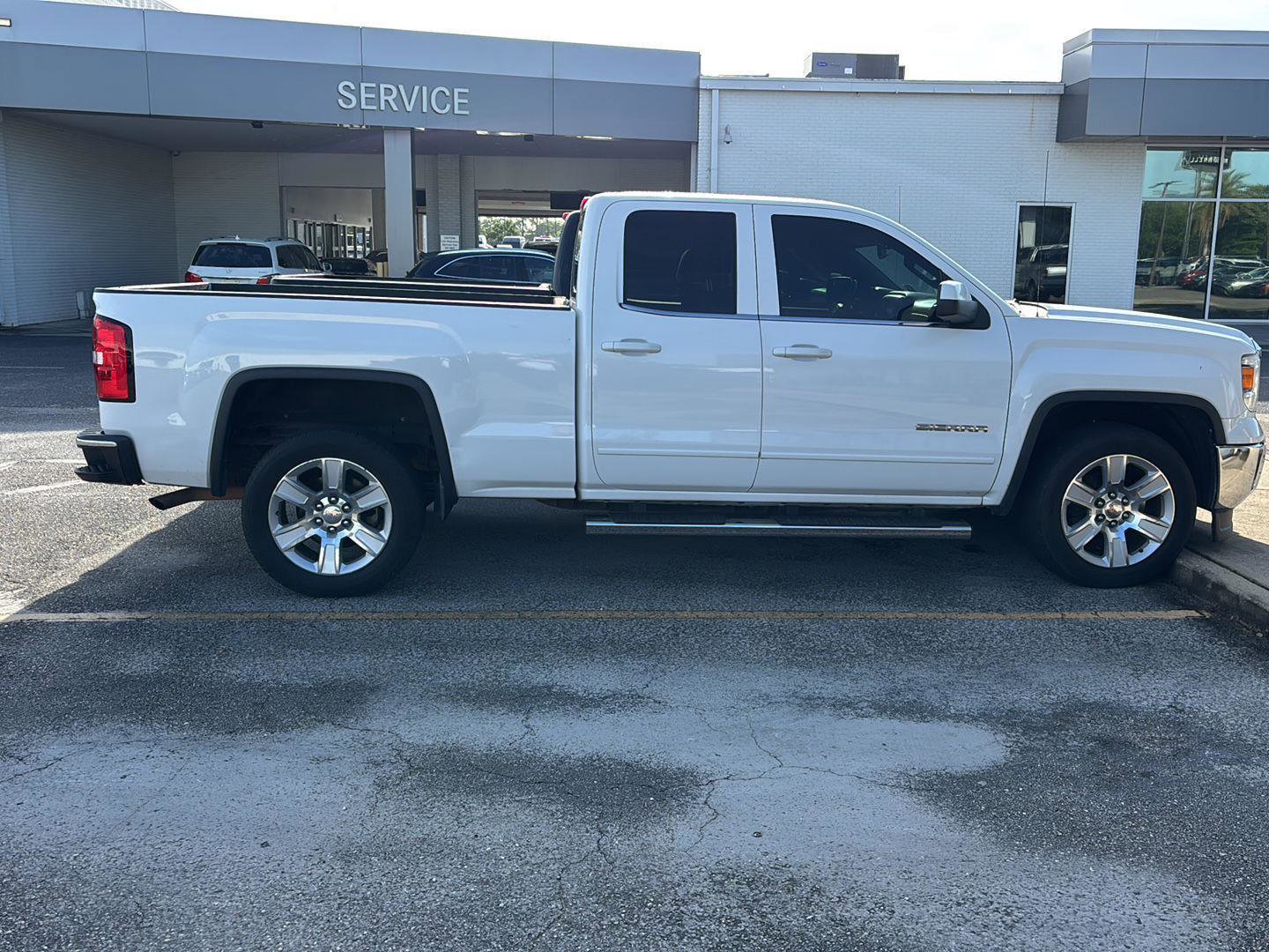 Used 2015 GMC Sierra 1500 SLE w/ SLE Value Package RWD image 7