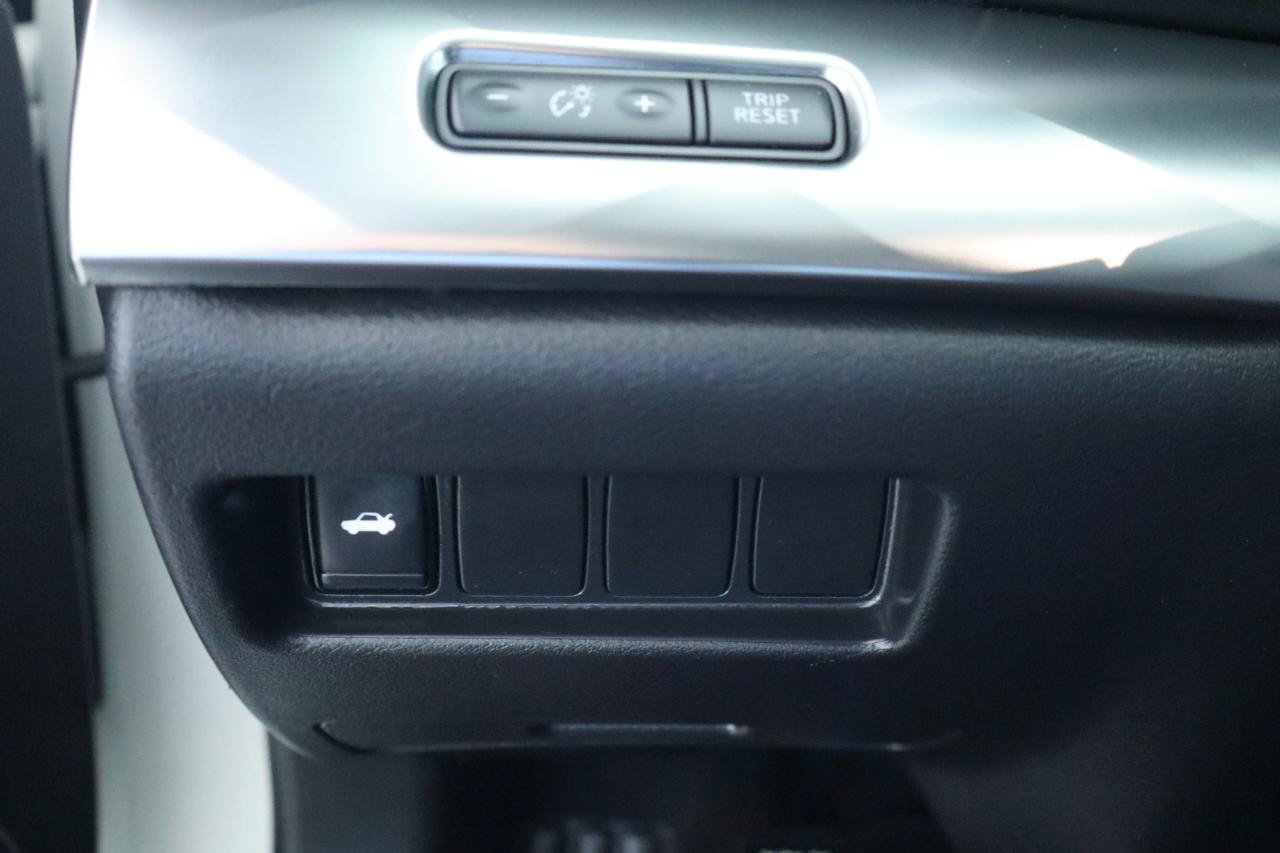 Used 2021 Nissan Maxima 3.5 SV w/ Floor Mat Group FWD image 24